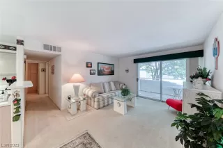 Photo #5: 2495373 Listing 