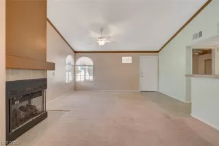 Photo #3: 2495381 Listing