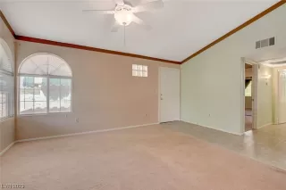 Photo #4: 2495381 Listing