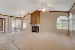 Photo #6: 2495381 Listing