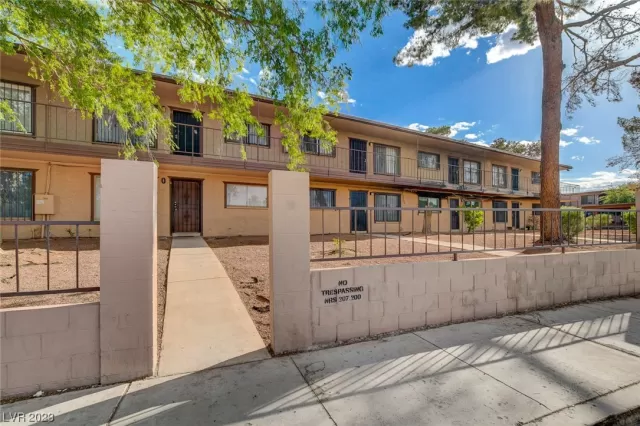 MLS: 2495382 Condo For Sale