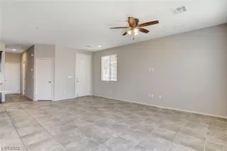 Photo #5: 2495388 Listing 