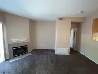 Photo #4: 2495403 Listing 