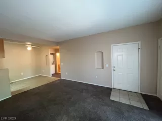 Photo #6: 2495403 Listing 