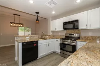 Photo #2: 2495430 Listing 