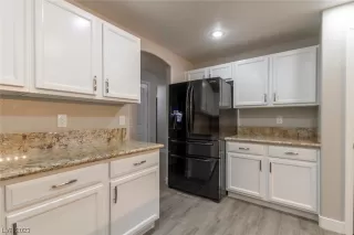 Photo #4: 2495430 Listing 