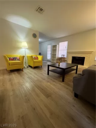 Photo #4: 2495441 Listing 