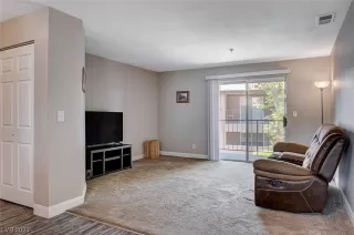 Photo #3: 2495506 Listing