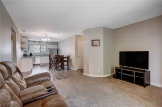 Photo #5: 2495506 Listing