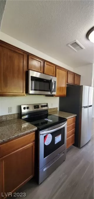 Photo #3: 2495518 Listing