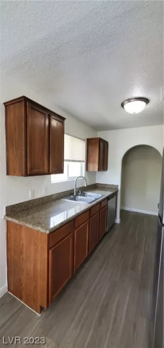 Photo #5: 2495518 Listing