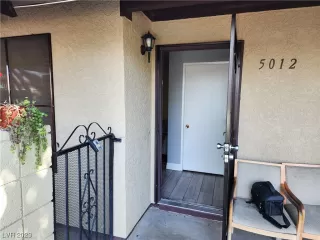 Photo #3: 2495577 Listing