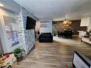 Photo #6: 2495577 Listing