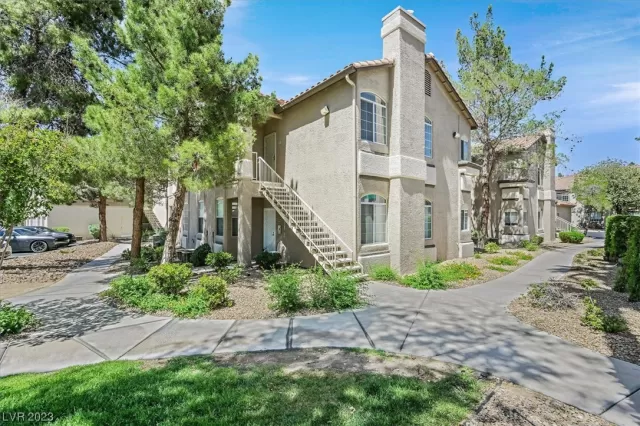 MLS: 2495584 Condo For Sale