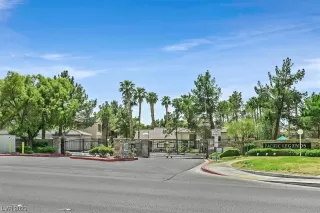 Photo #1: 2495584 Listing