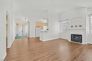 Photo #4: 2495584 Listing