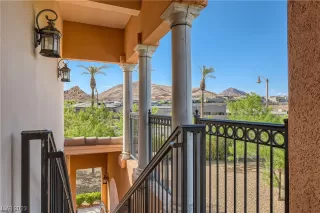 Photo #5: 2495595 Listing