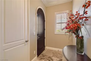 Photo #6: 2495595 Listing