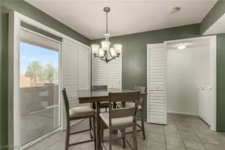 Photo #4: 2495613 Listing