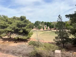 Photo #2: 2495633 Listing 