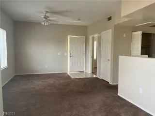 Photo #6: 2495633 Listing 