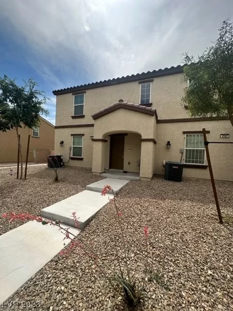 MLS: 2495647 Condo For Sale