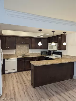 Photo #3: 2495654 Listing 