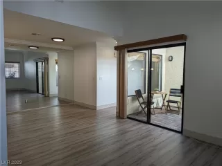 Photo #5: 2495654 Listing 