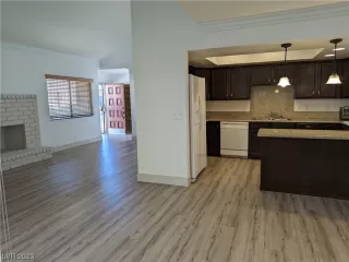 Photo #6: 2495654 Listing 