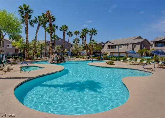 MLS: 2495664 Condo For Sale