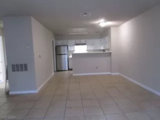 Photo #2: 2495679 Listing