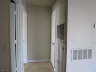 Photo #4: 2495679 Listing