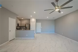 Photo #4: 2495682 Listing