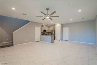 Photo #5: 2495682 Listing