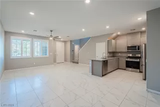 Photo #6: 2495682 Listing