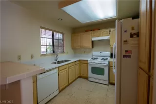 Photo #2: 2495686 Listing