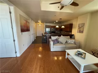 Photo #6: 2495687 Listing