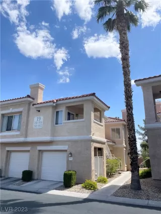 Photo #1: 2495734 Listing 