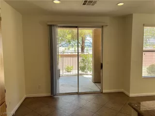 Photo #5: 2495734 Listing 