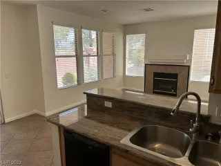 Photo #6: 2495734 Listing 