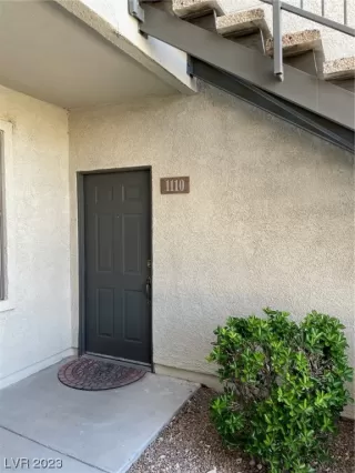 Photo #2: 2495741 Listing