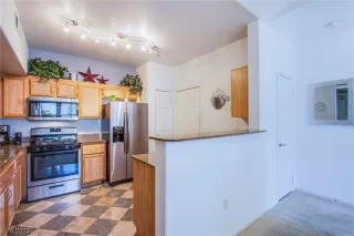 Photo #5: 2495785 Listing