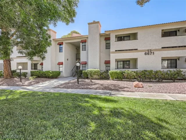 MLS: 2495789 Condo For Sale