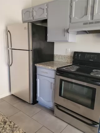 Photo #4: 2495799 Listing 