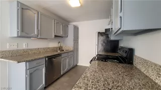 Photo #5: 2495799 Listing 