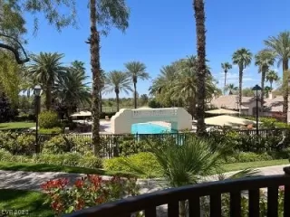 Photo #3: 2495820 Listing