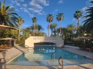 Photo #4: 2495820 Listing