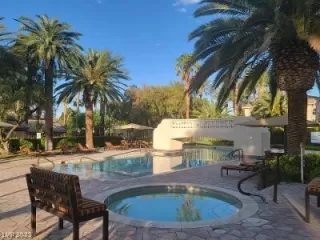 Photo #5: 2495820 Listing