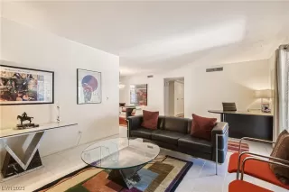 Photo #2: 2495833 Listing 