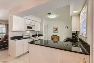 Photo #4: 2495833 Listing 